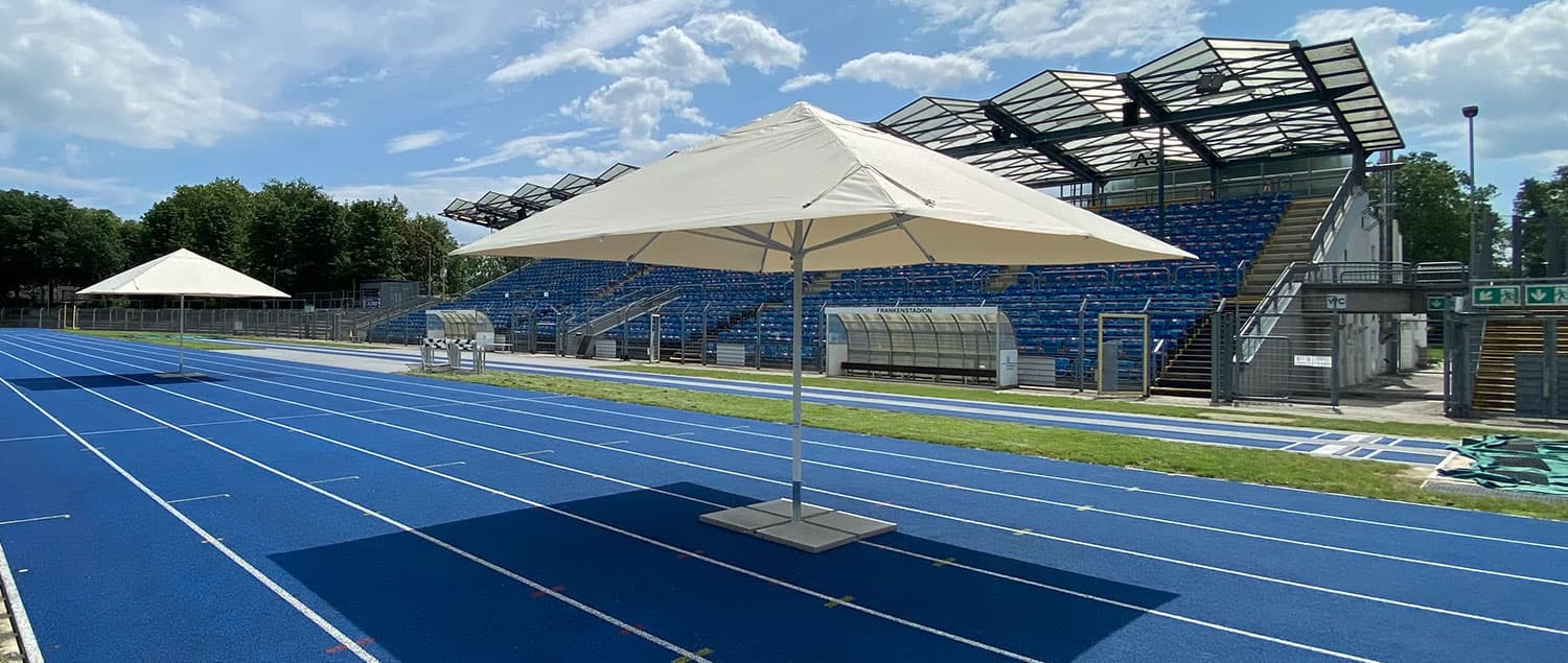 Miet-Sonnenschirme auf Sportveranstaltung